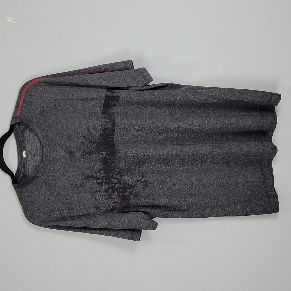 Lulu Lemon Short Sleeve Grey Tee  w/ Red Mountians Graphic